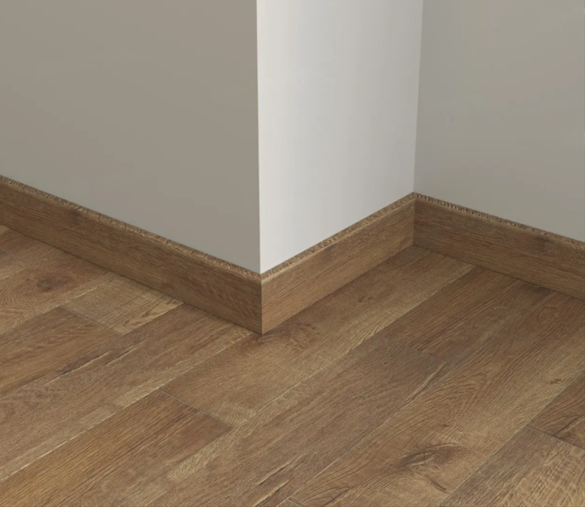Плинтус Alpine Floor Parquet Light Дуб Роял SK 13-2 2200×80×12,5 фото в интерьере